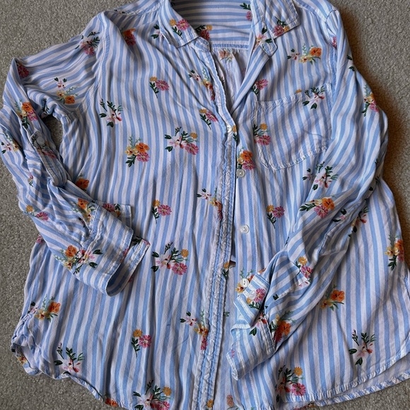 Velvet Heart Tops - Velvet Heart Blue and White Floral Shirt